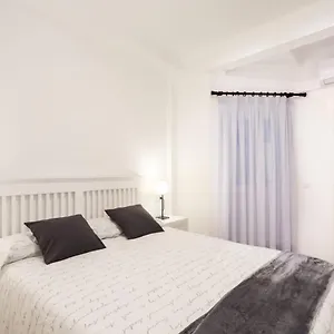https://rentalsevilla-espacioso-apartamento-en-la-alfalfa.es-andalucia.com